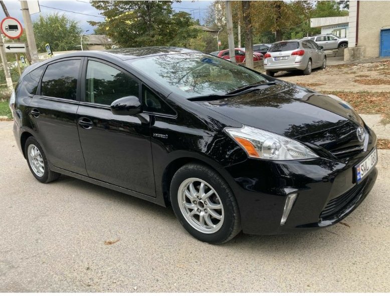 Toyota Prius V